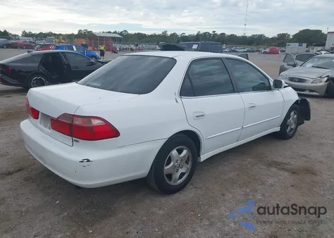 2000 Honda Accord 3.0 Ex from USA, damaged, VIN 1HGCG1650YA086385